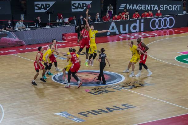 路传中和直 路传中和直