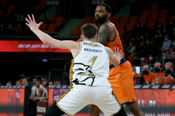 他在场上的 他在场上的